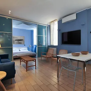 Charming 5 Vie Apt. Center , Milano Italia